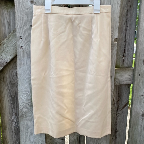 LAUREL by ESCADA Suit Blazer and Skirt 100% Wool - Picture 11 of 14